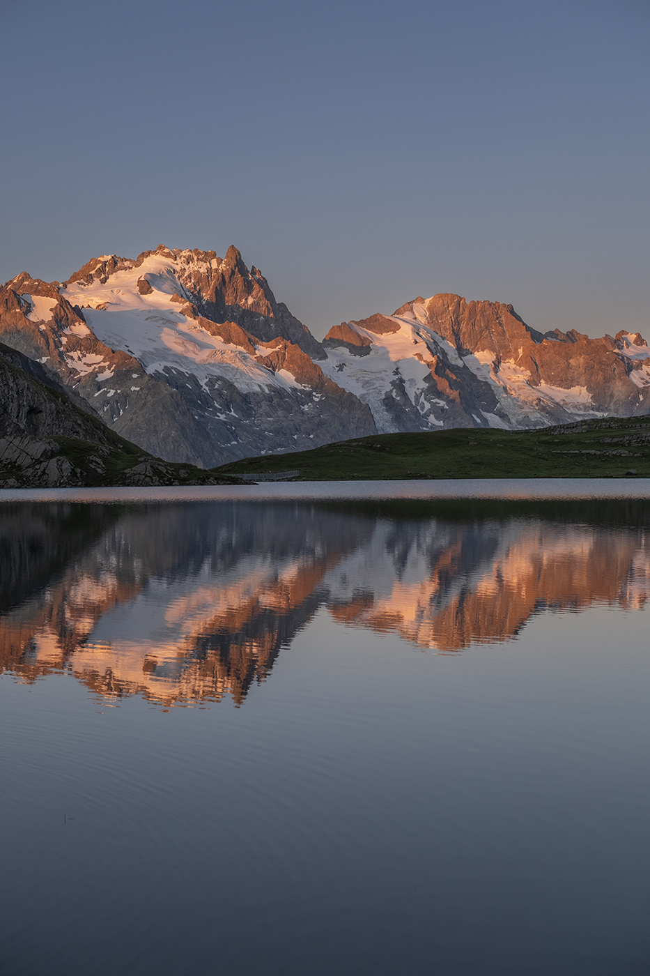Au pays des Ecrins, la reine Meije au levé du jour